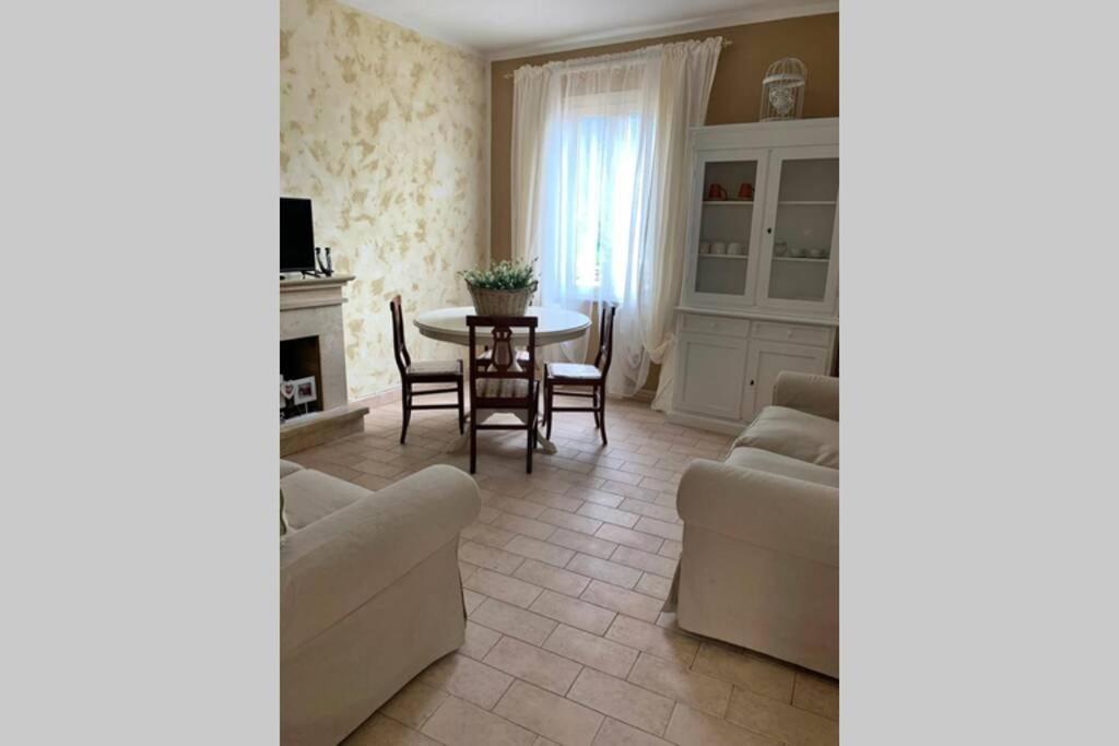 Casa Flea - Holiday Apartment With 2 Bedrooms Gualdo Tadino Exteriér fotografie